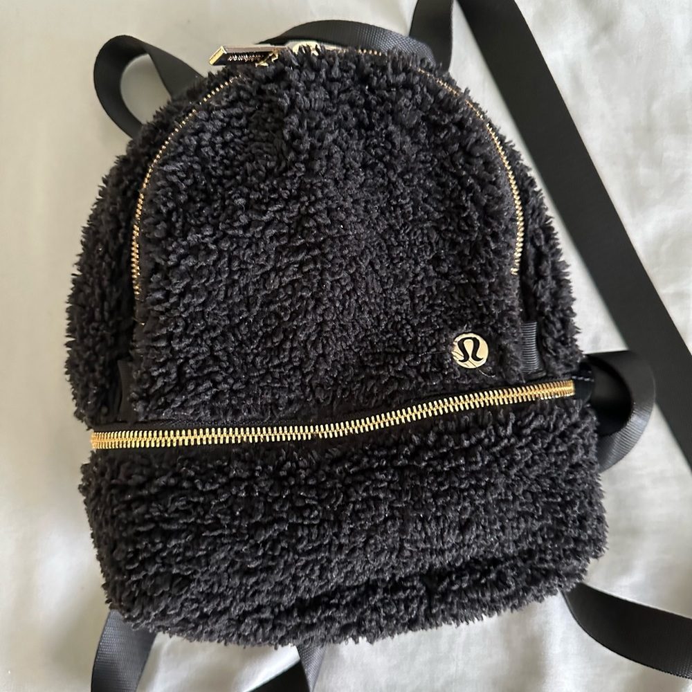 Lululemon mini backpack/crossbody